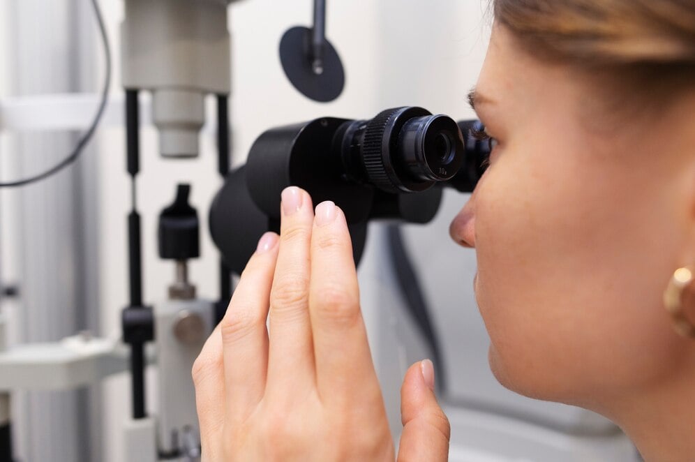 біомікроскопія очей
